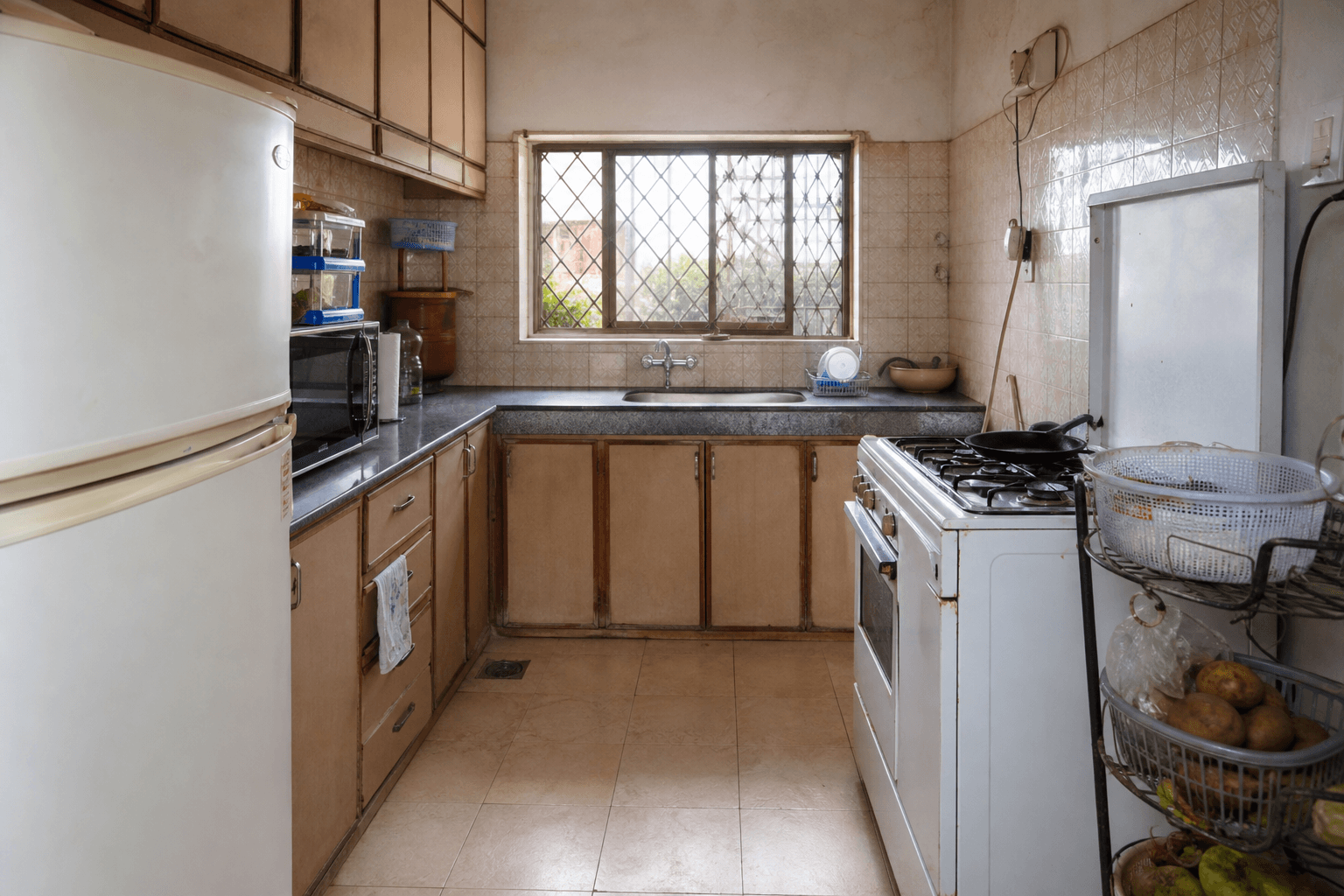 Kitchen before renovation